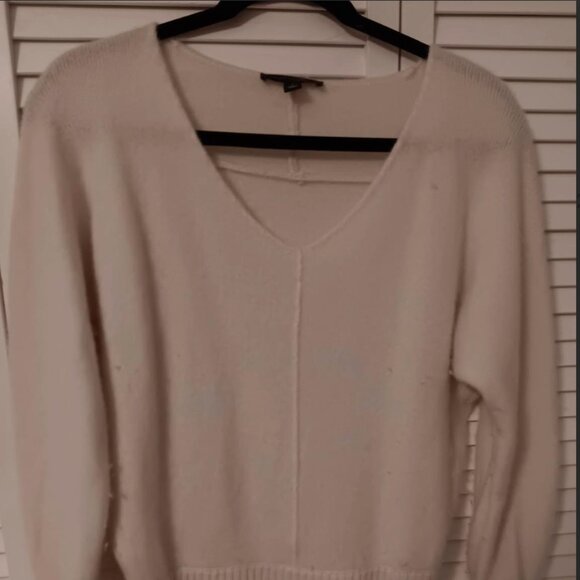 Ann Taylor V-Neck Cashmere Sweater - Picture 1 of 5